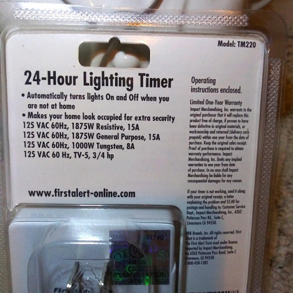 3/$18 First Alert 24-Hour Lighting Timer - Picture 5 of 7